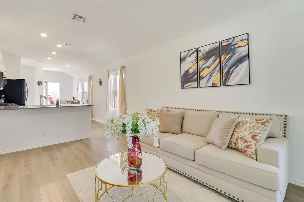 Hutto Getaway w/ Yard, 9 Mi to Lake Pflugerville!