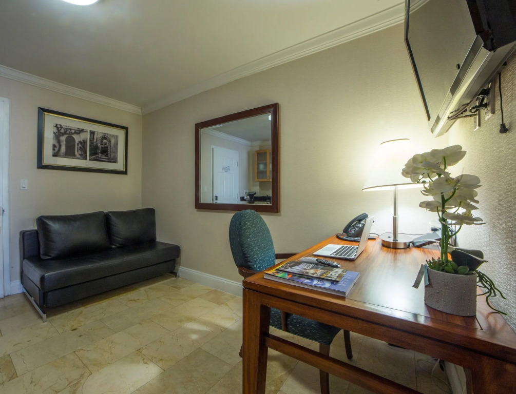 Nuvo Suites Hotel - Miami Doral