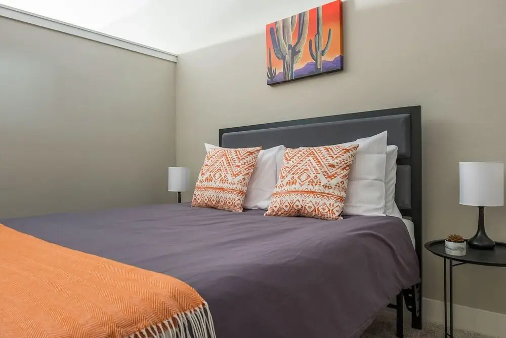 FRONTDESK Old Town Apts Scottsdale