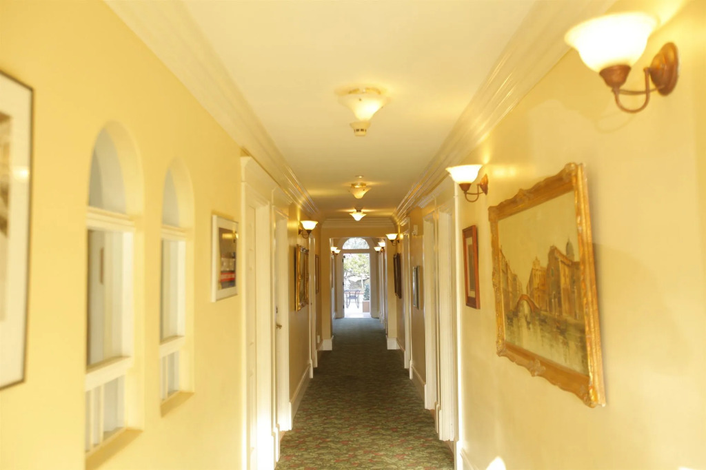 Santa Paula Inn