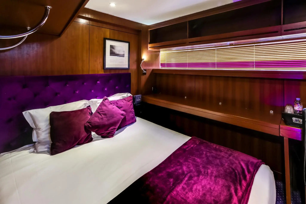 VIP Paris Yacht Hôtel & Spa