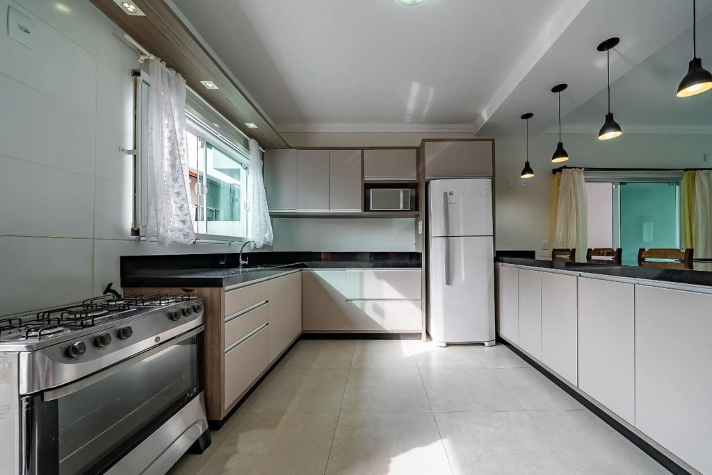 125 - Excelente Casa com 03 quartos em Mariscal