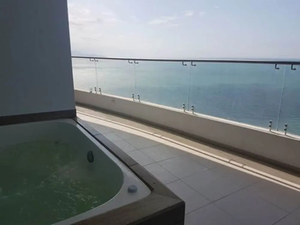 Grand Diamond Beach