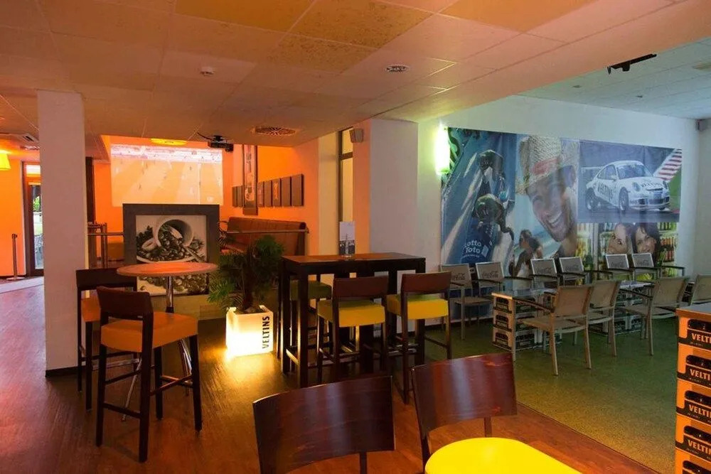 Food Hotel