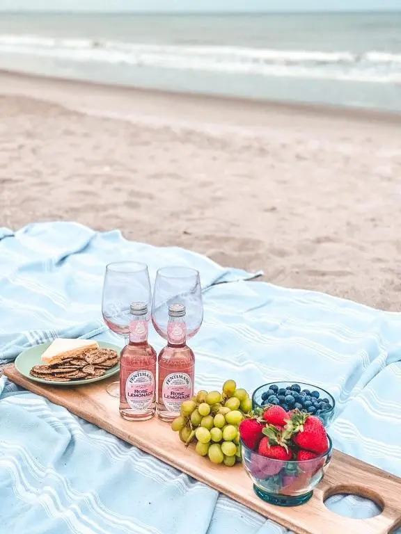Luxury Villa 3 Blocks from the Beach with a Pool, Fire Pit and Outdoor Oasis