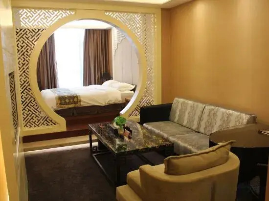 Holiday Sunshine Business Hotel