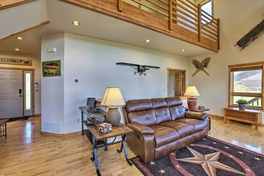 2 Mi to Granby Ranch: Granby Home w/ Hot Tub