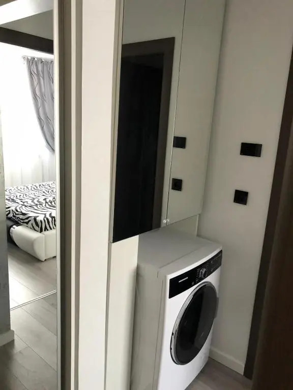 White & Silver Luxury Suite Craiova