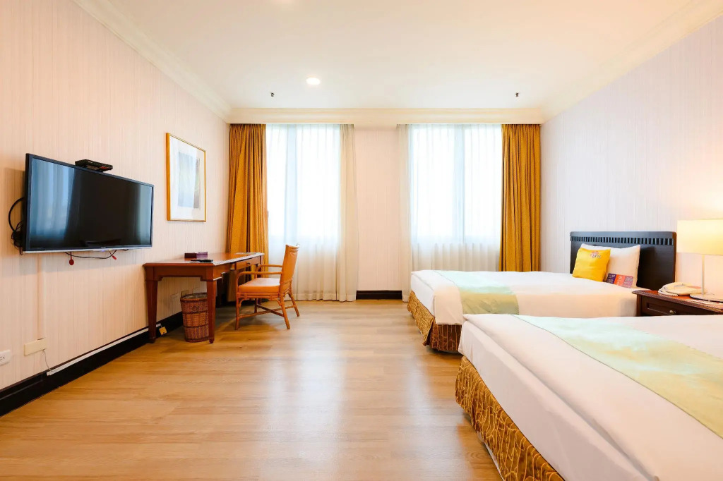 Wei-Yat Grand Hotel