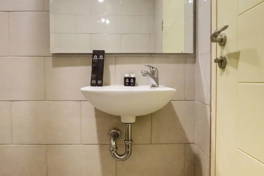 Best Studio Benson Apartment Connected to Pakuwon Mall next to Anderson