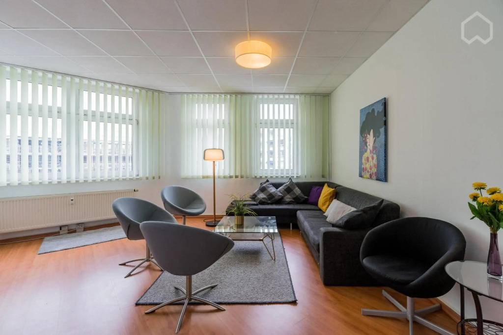 Spacious and modern furnished apartment for 10 guests