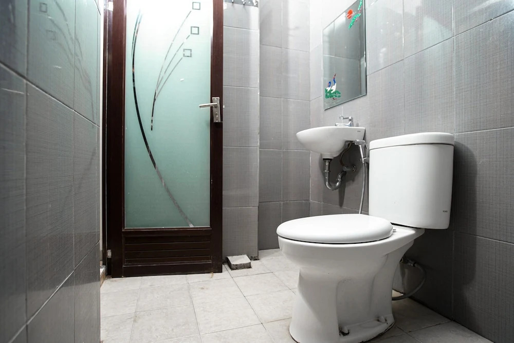 RedDoorz near Palembang Trade Center 3