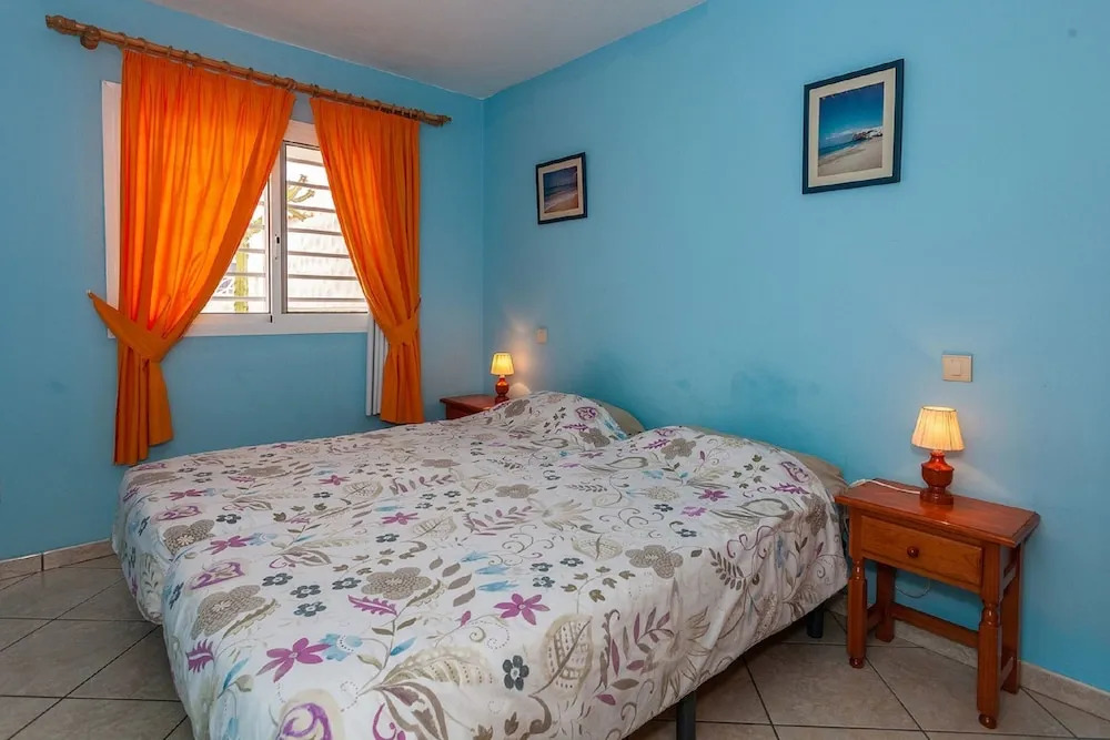 Apartment Near the Beach With a Huge Terrace Patio, Wifi and Parking
