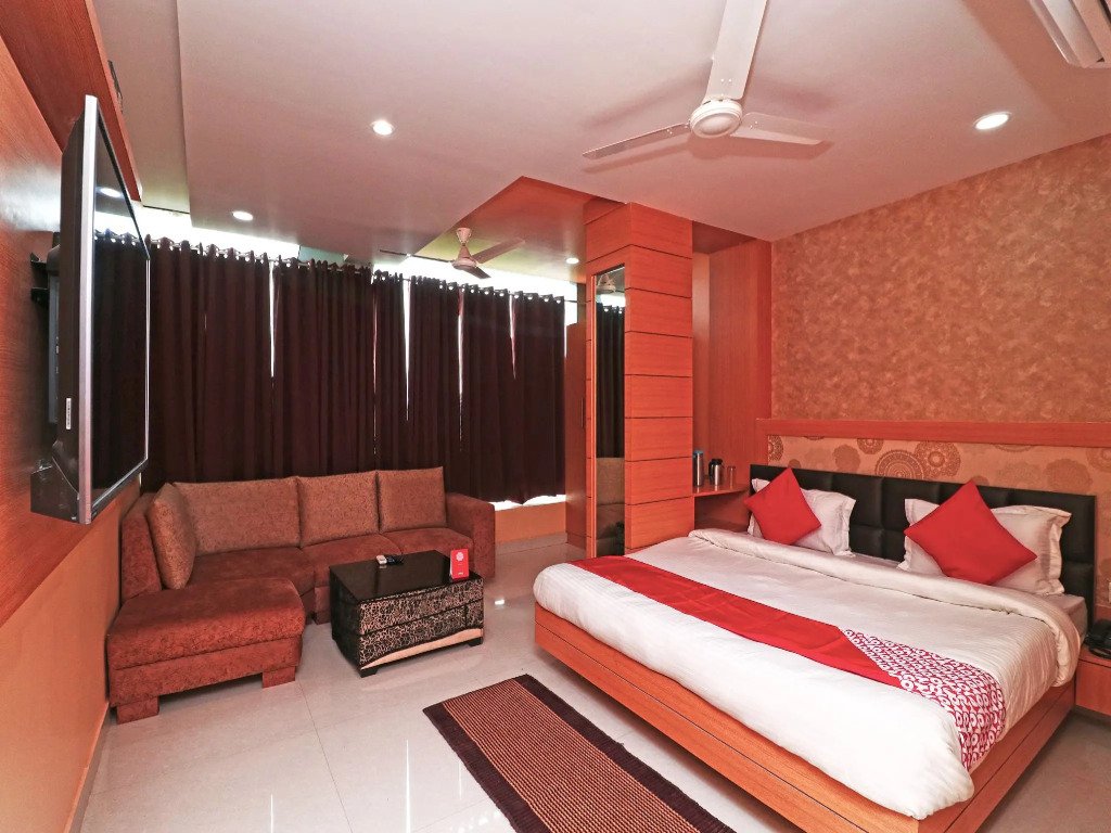 Capital O 16590 Hotel Sapphire Inn