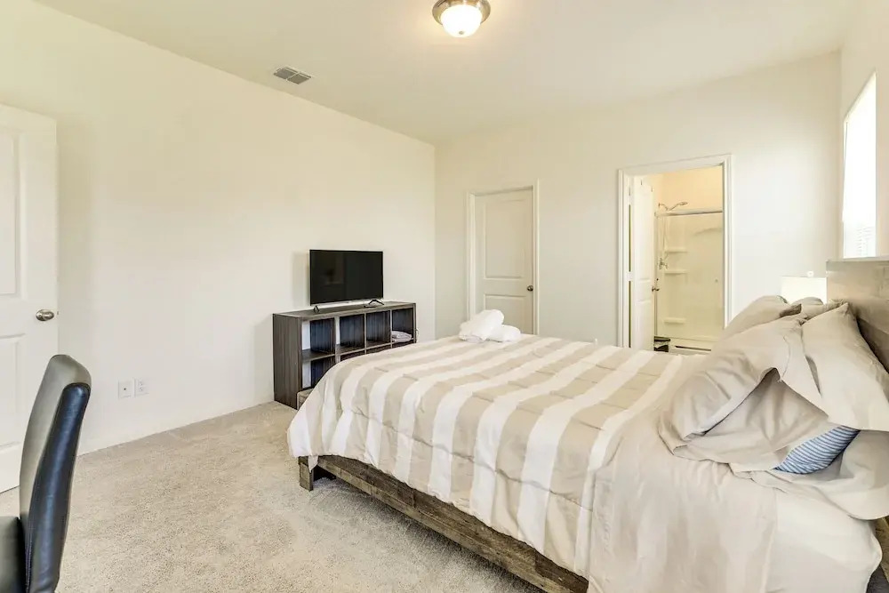 Pool Access: Family Home w/ Yard Near Lackland AFB