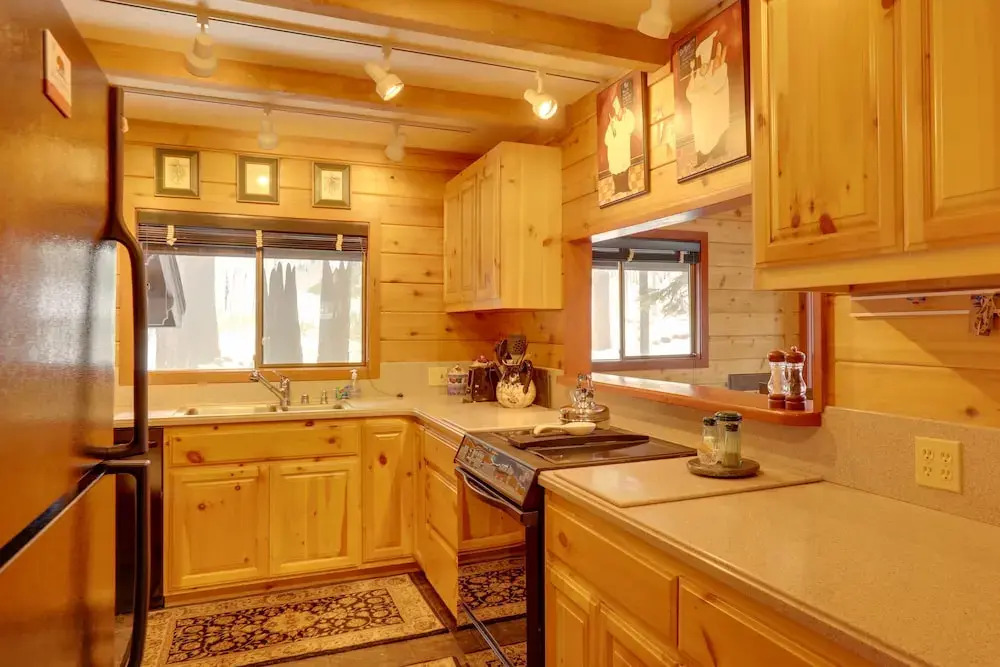 2 Mi to Northstar Resort: Idyllic Cabin w/ Shuttle
