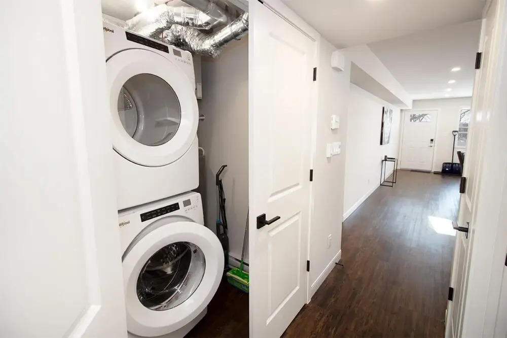 Cheerful 4 Bedrooms Duplex Unit Great Location