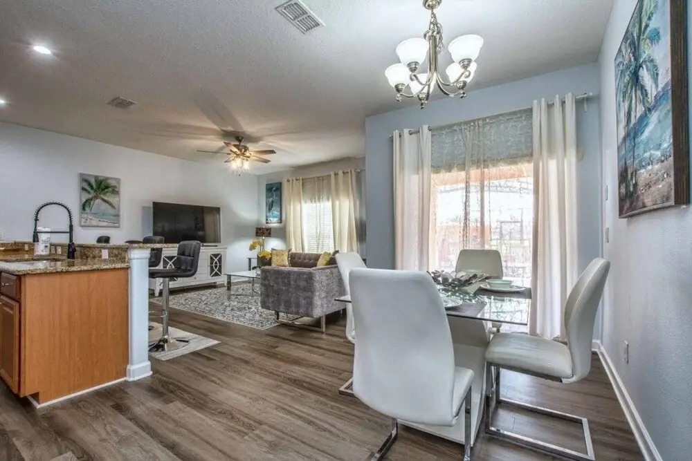 Tropical Waterfront, Completely Redone W/pool-3033 4 Bedroom Townhouse by Redawning, Kissimmee