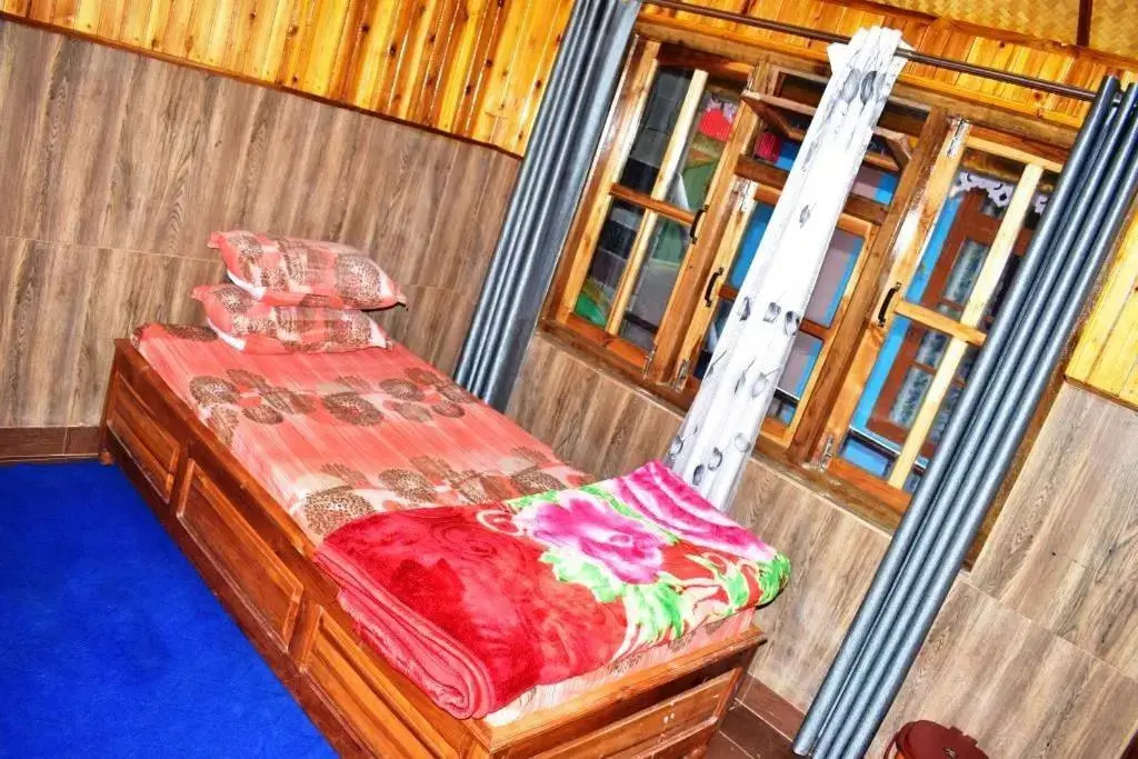 Delo Lake Homestay