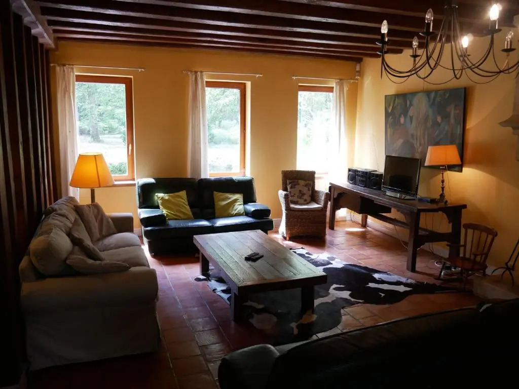 Maison Rustique Familiale en Sologne avec Grands Espaces, Proche Châteaux de la Loire - FR-1-590-1