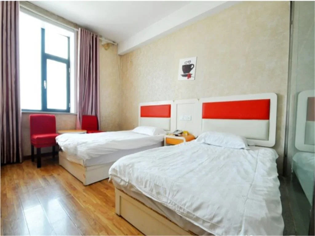 Lanlingxian Xinzaiyiqi Express Inn