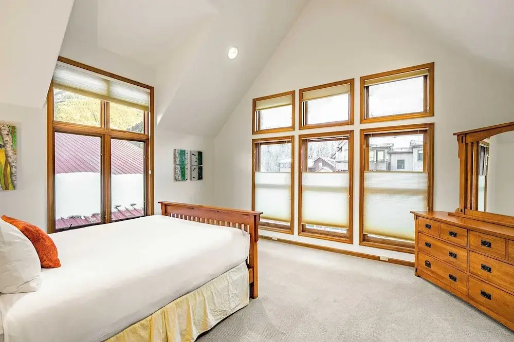 Pacific Street Townhome 514b by Avantstay Cute Townhouse in the Heart of Telluride!