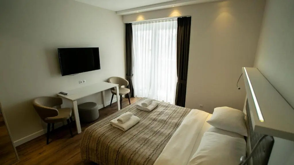 Leo Group Luxury Apartment 18-28 Alliance Palace