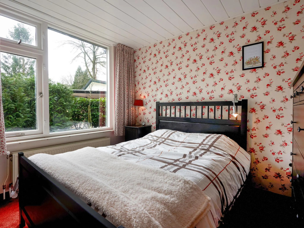 Garden-view Bungalow in Baarle-Nassau with Pool