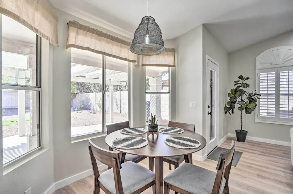 Pool, Putting Green & Furnished Patio: Phoenix Gem