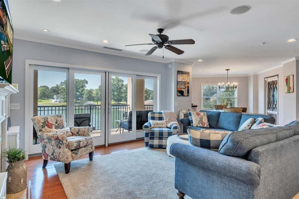 Lake Stardust - Condo With Pool ! Pet Friendly