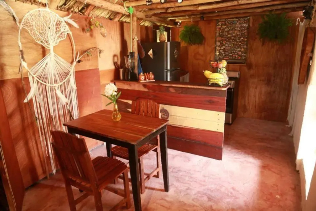 Hermosa Cabaña con vista a la laguna, en 5ta av.