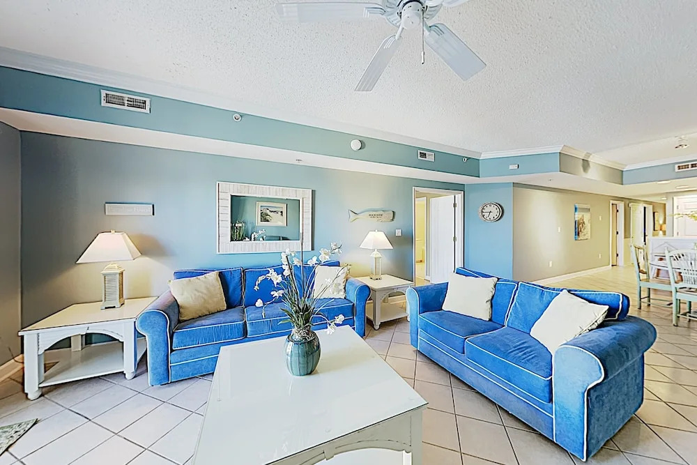 New Listing! Ocean-view W/ Rooftop Pool 3 Bedroom Condo
