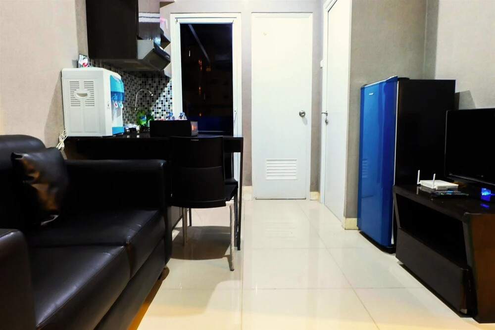 Pool View Green Pramuka Apartment near Shopping Mall