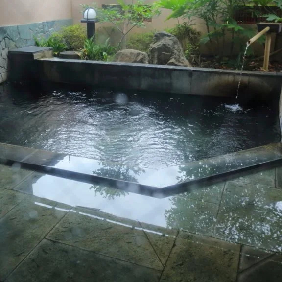 Rakusuien