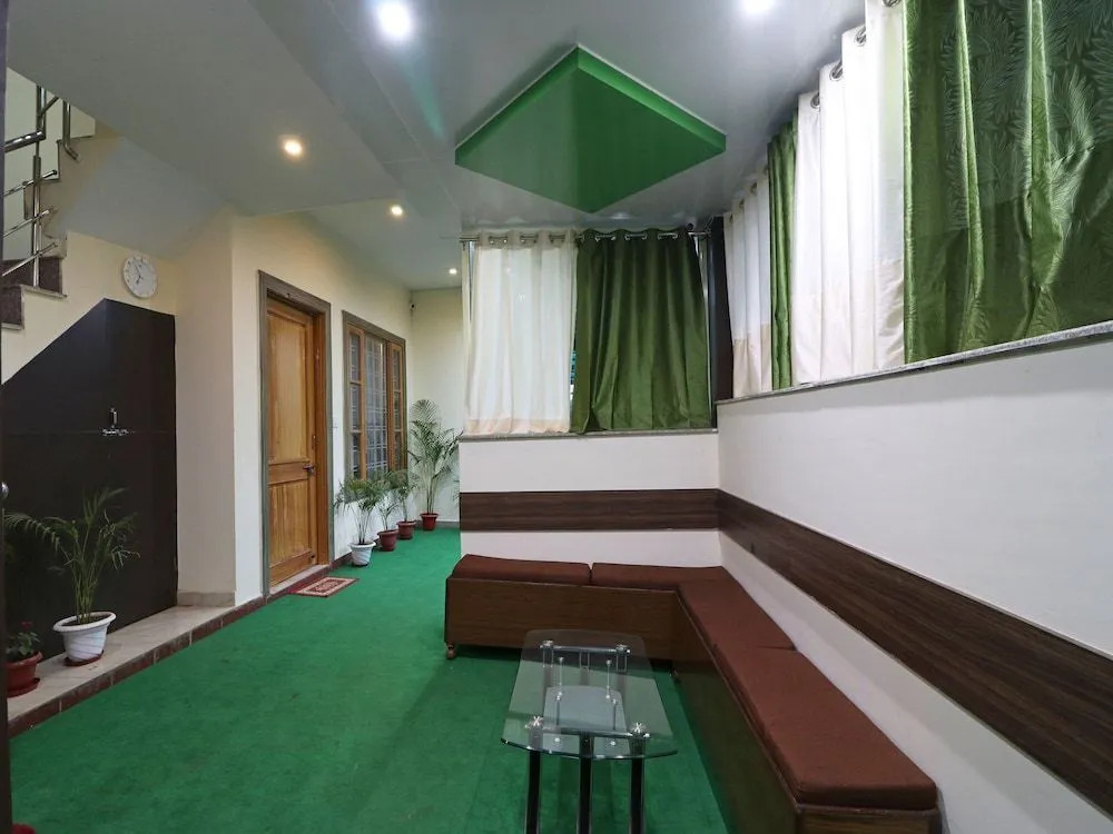 OYO 14251 Green View Doon