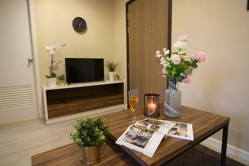 Near BK University Quiet Condo in Rama4 bkb134