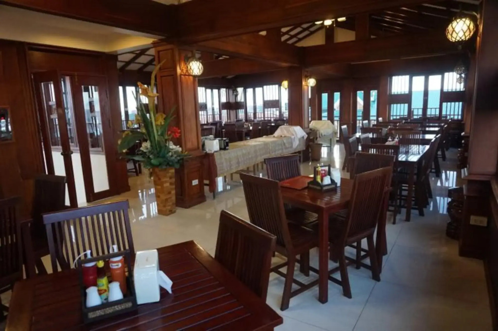 Manorom Classy Hotel