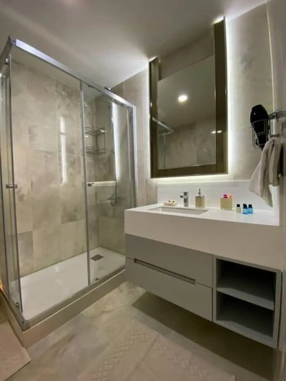 Exclusive 2 1 Apartment 2 Bathrooms - Core Living
