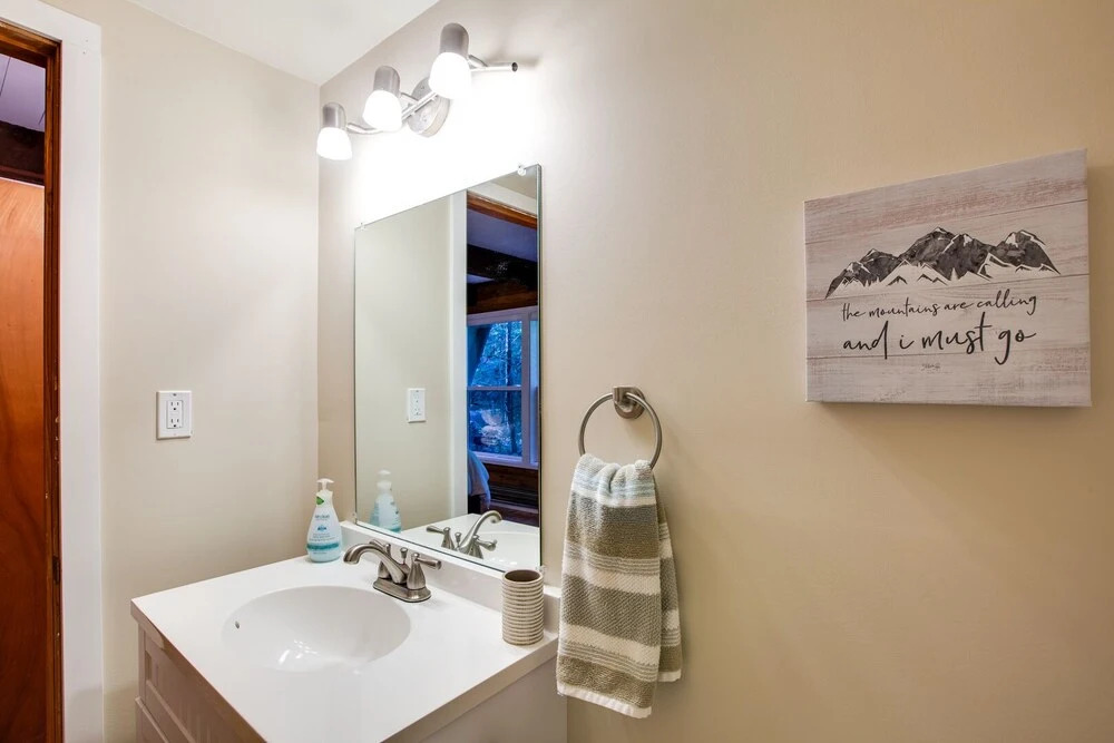 Snowline Cabin #45 - A Traditional Mountain Family Chalet!