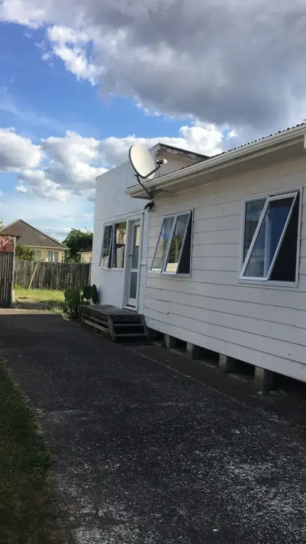 3 Double 1 Sofa Beds House 22B