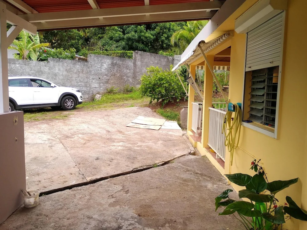 House With One Bedroom In Le Francois With Enclosed Garden