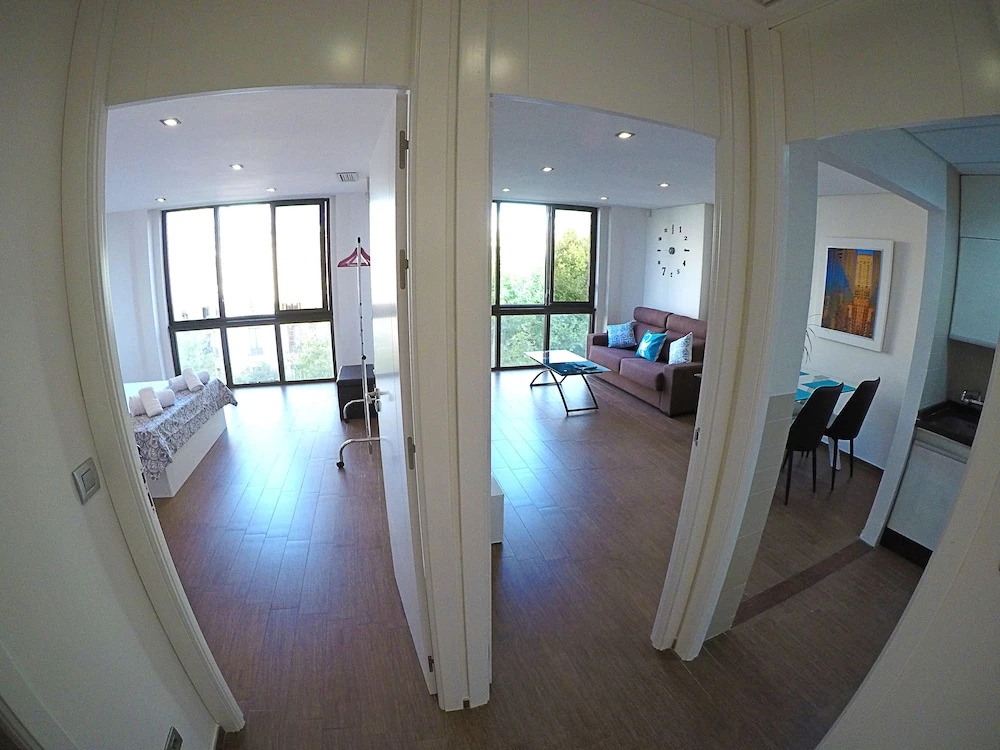 Gran Bulevar Apartment by JITKey