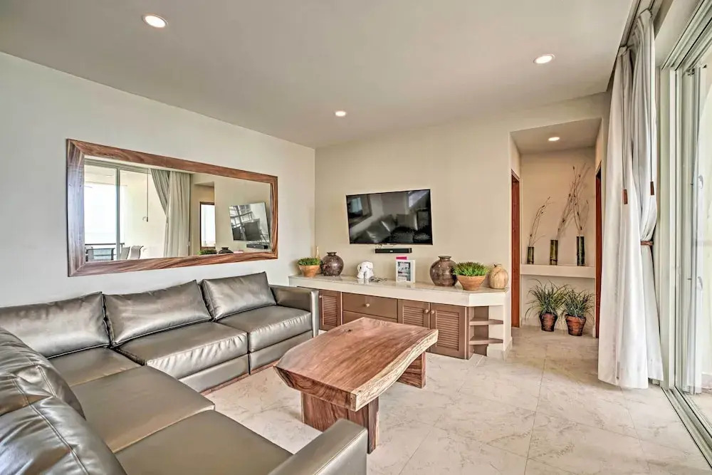 Ocean-View Oasis on Playa Norte: Resort Amenities
