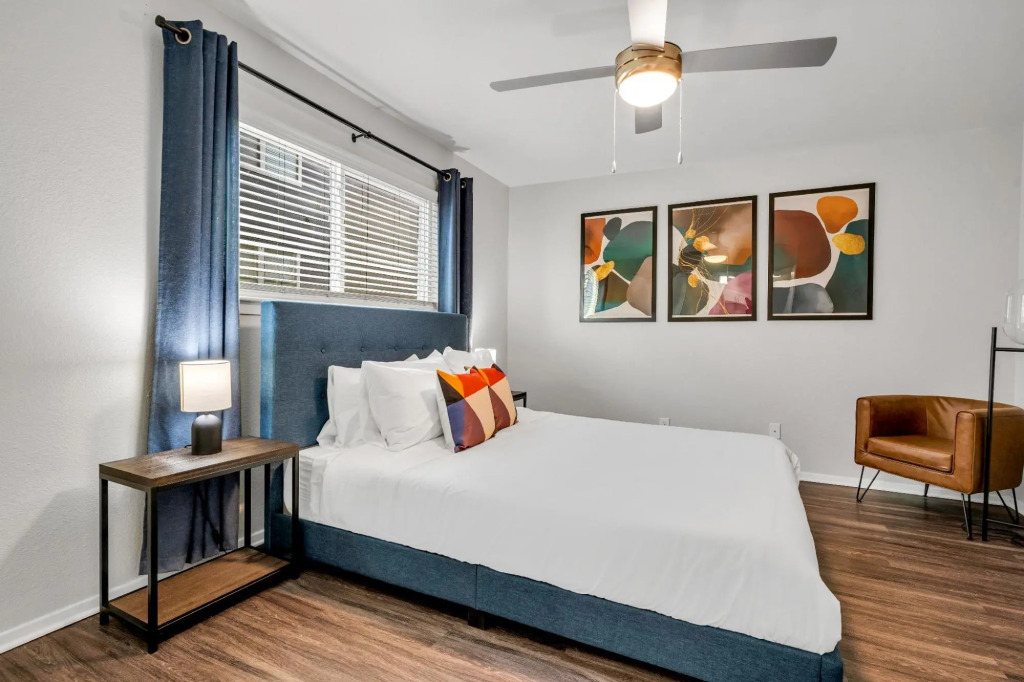 West University- 2BR- Parking- WiFi