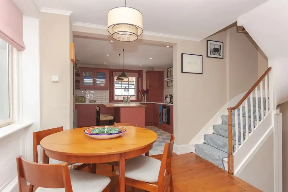 Stunning 2 Bedroom Apartment in the Heart of Chelsea