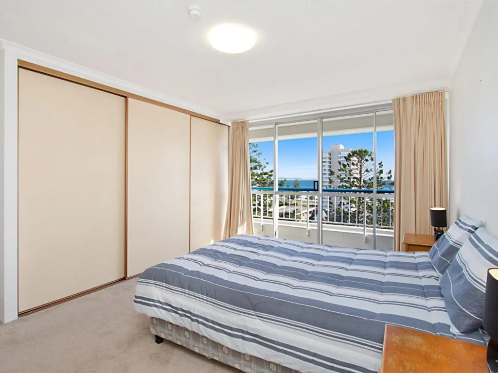Border Terrace Unit 13 - Large apartment walk to beaches and clubs
