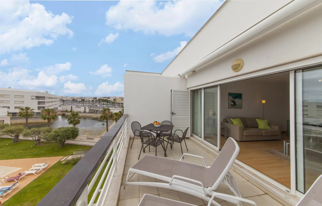 B40 - Marina View Apartment