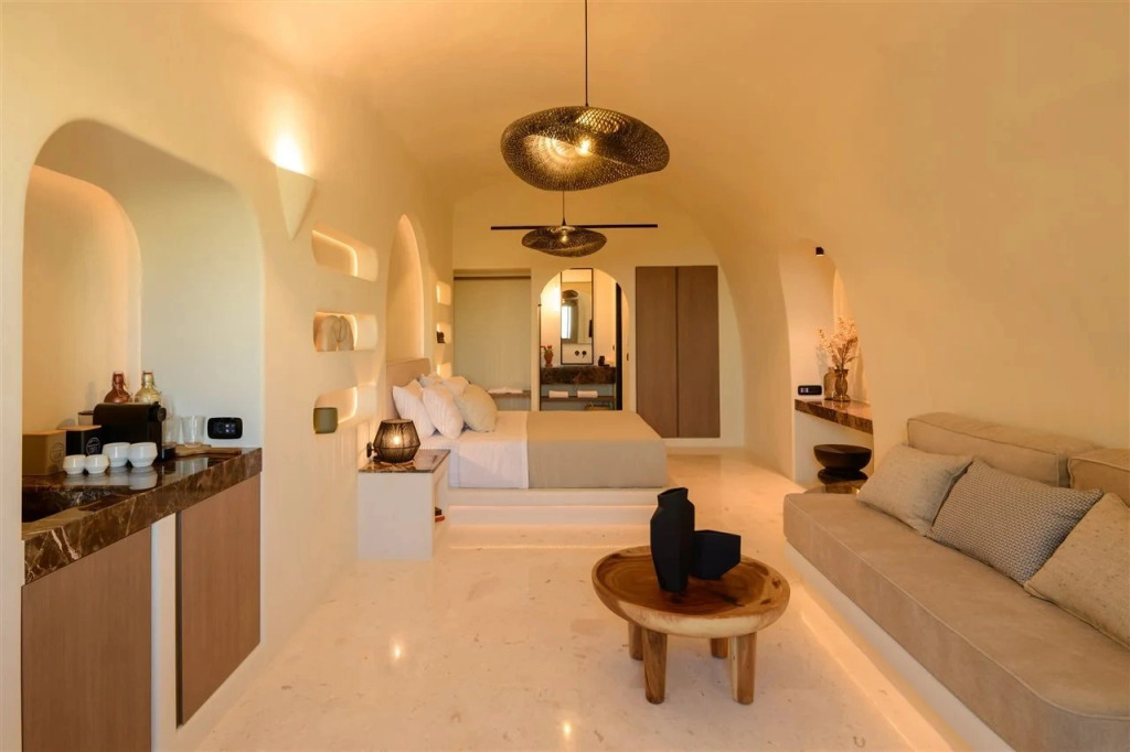 Avelora Suites