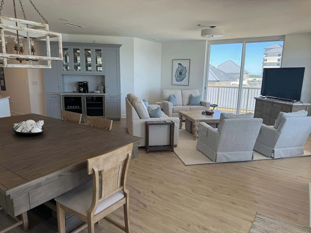 Beachfront Penthouse With Gulf Views