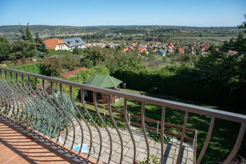 Flora Villa